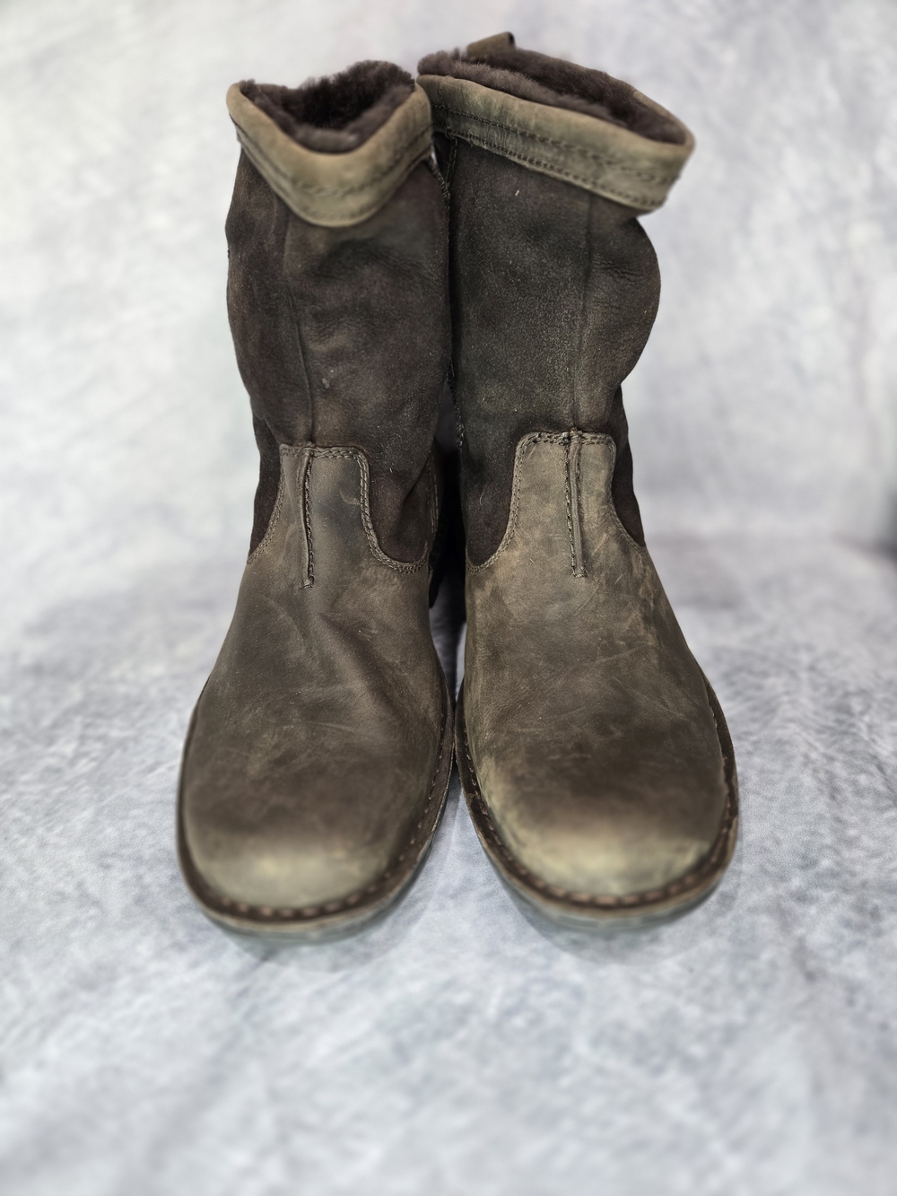UGG Boots Chocolate Brown Leather Sheepskin Lining Hartsville